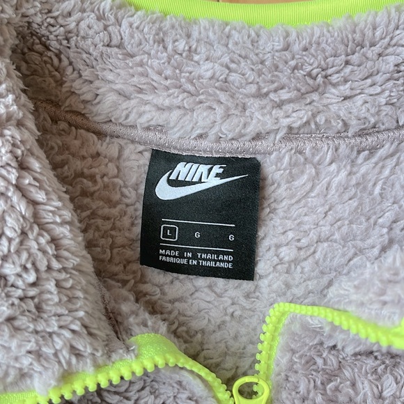 Nike cropped pullover - Picture 2 of 4